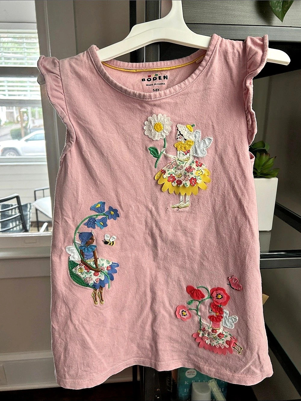 Boden Girls Embroidered Pink Top Size 5-6Y Like New